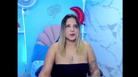 Snapshot of tiana_breeze chatting on September 20, 4:37 am tiana_breeze online show from September 20, 4:37 am