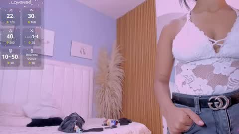 Snapshot of tiana_glowxxx chatting on October 6, 12:01 pm Tiana online show from October 6, 12:01 pm