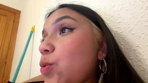 Tiana Le online show from May 31, 11:28 pm