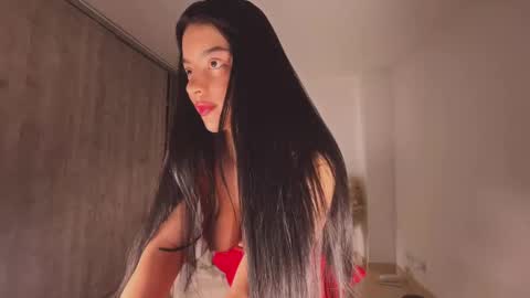 Snapshot of tiaraaa_02 chatting on October 26, 2:12 am Tiaraaa 02 online show from October 26, 2:12 am