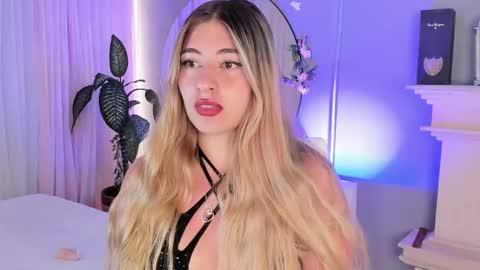 Tiffany Becker online show from January 13, 1:19 pm