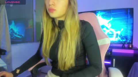 Tiffany Bela online show from February 26, 1:25 am