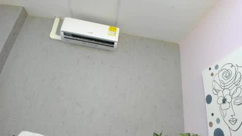 tiffany_mendez online show from May 11, 12:01 pm