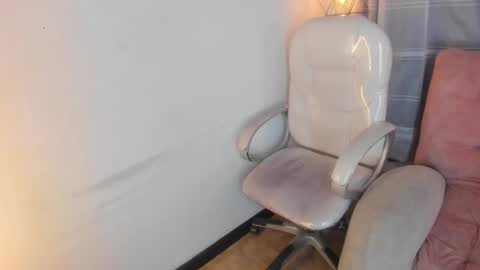 tiffany say hi in the chat online show from November 26, 1:30 pm