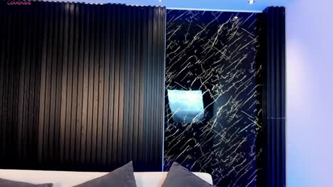 tiffanyhoustton online show from March 26, 12:10 pm