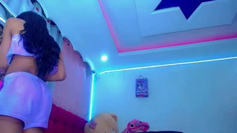 tiffanymackensyy69 online show from June 2, 1:18 am