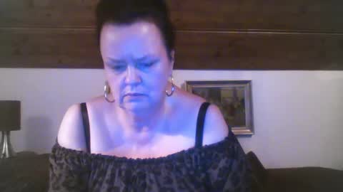 TiffanyMature online show from September 17, 9:29 pm