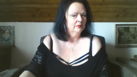 TiffanyMature online show from March 24, 8:09 am