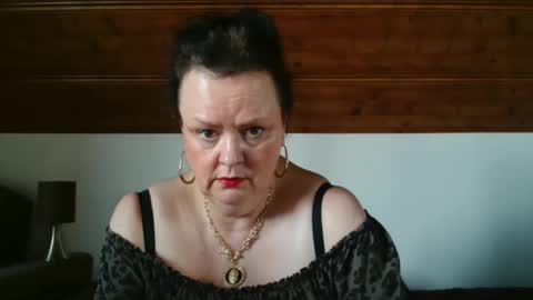 TiffanyMature online show from November 12, 11:34 am