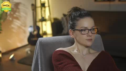 tiffanyriox online show from May 16, 1:02 am
