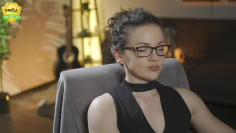 tiffanyriox online show from May 8, 12:05 am
