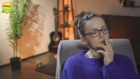 tiffanyriox online show from February 12, 1:09 am