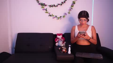 My name is Tiffany welcome  online show from March 15, 4:39 am