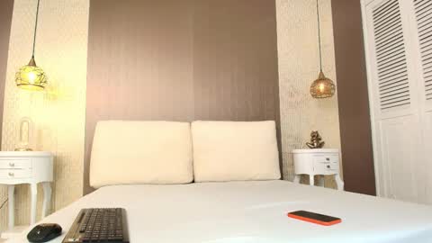 T I F F A N Y online show from December 1, 7:45 pm