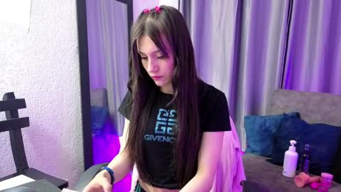 tiinajonus_ online show from April 6, 4:57 am