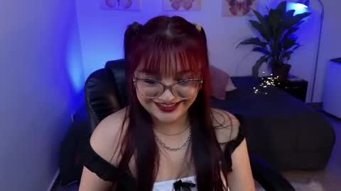 Tila Tequila online show from January 18, 4:54 am