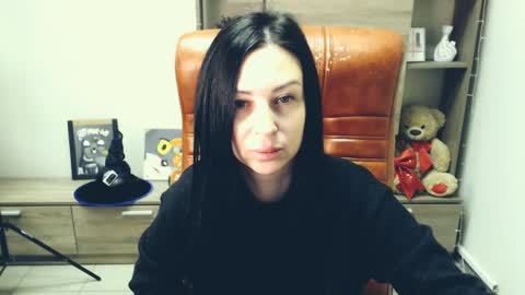 Luisa online show from January 8, 9:15 am