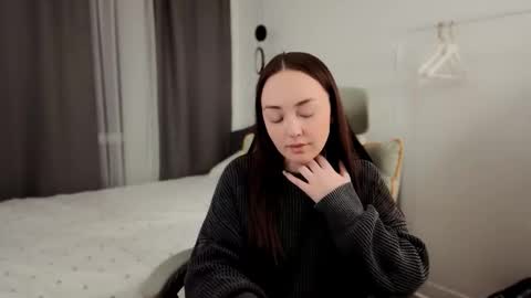 Mia online show from February 27, 7:39 pm