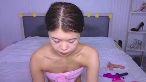 tina__kim online show from February 7, 7:50 am