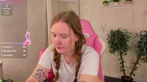 Stella online show from April 12, 7:45 am