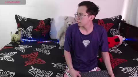 Snapshot of tina_n_charlie chatting on October 6, 12:45 pm Tina N Charlie online show from October 6, 12:45 pm