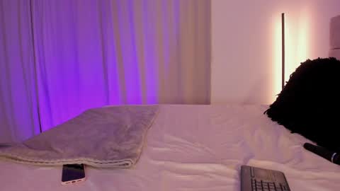 tina_olsen07 online show from April 8, 11:19 pm