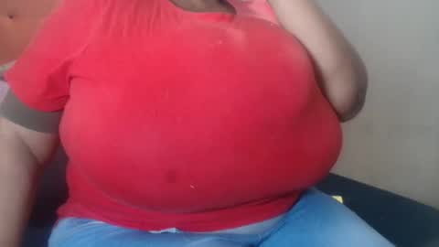 tinagiant online show from May 7, 3:52 pm