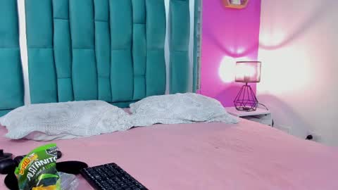 Snapshot of tinajones20 chatting on October 17, 8:57 pm Tina online show from October 17, 8:57 pm