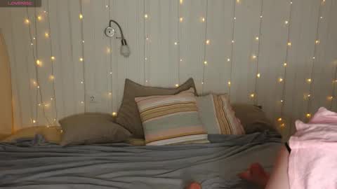 tinasiner online show from November 22, 4:38 pm