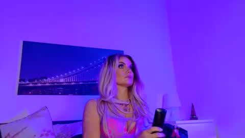 tinkerbell822 online show from September 30, 7:52 am