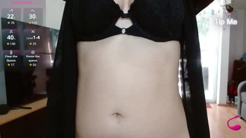 Tiny Caroline online show from March 18, 9:53 pm