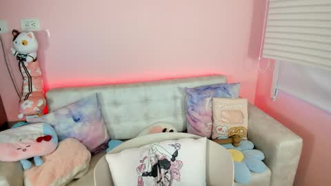 tiny_cora online show from May 16, 4:38 pm