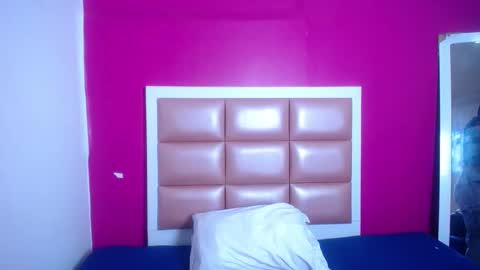 tiny_sarah1 online show from February 24, 7:33 am