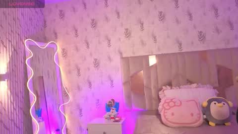 tiny_tay online show from March 24, 11:49 am