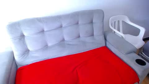 tiny_whore18 online show from March 3, 5:36 am