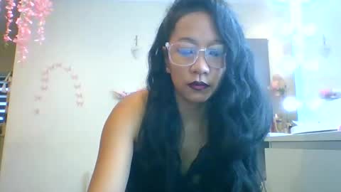 Tinyasian911718 sweetinyasian instagram online show from November 4, 11:33 am