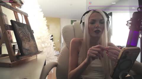 stage Kylie Sinner  brand CLITBAIT online show from February 14, 9:06 pm