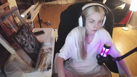 stage Kylie Sinner  brand CLITBAIT online show from February 23, 1:02 am