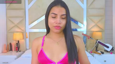 Snapshot of tiphani_walker_ chatting on September 30, 11:59 pm Tiphani Walker online show from September 30, 11:59 pm