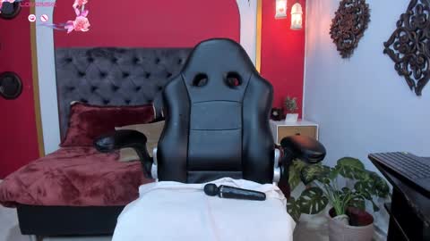 Tisha online show from March 7, 5:06 pm