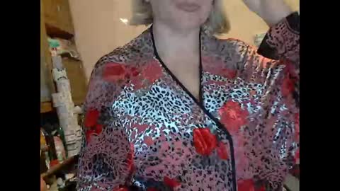 Snapshot of tittylina chatting on October 7, 5:03 am tittylina online show from October 7, 5:03 am