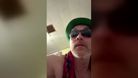 toddpascoe77 online show from March 1, 7:12 am