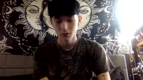 toewaffles online show from April 21, 5:31 pm