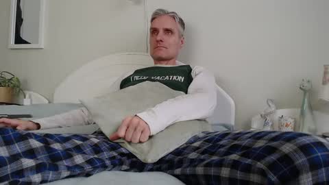 Daniel Bisexual uncut 20cm online show from February 2, 7:41 am