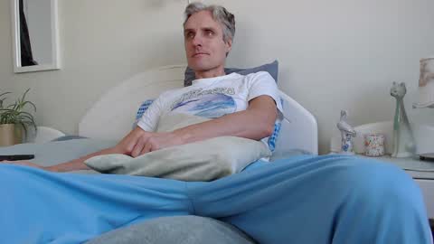 Daniel Bisexual uncut 20cm online show from January 4, 8:39 am