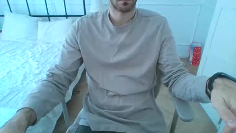 Snapshot of toja112 chatting on December 31, 10:04 am Martin online show from December 31, 10:04 am