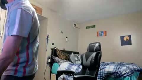 tokensarefun12801 online show from April 7, 10:23 pm