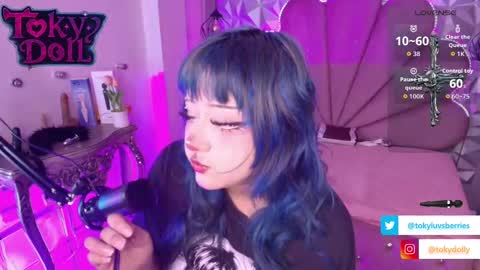Snapshot of toky_doll chatting on October 3, 8:39 pm toky online show from October 3, 8:39 pm