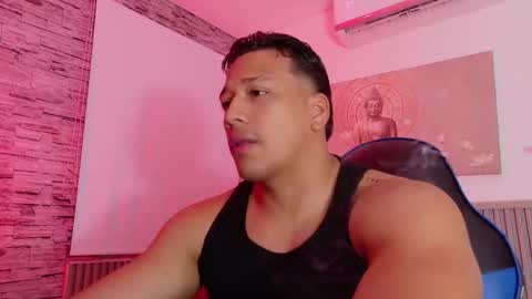 Tom muscle1 online show from January 7, 11:59 am