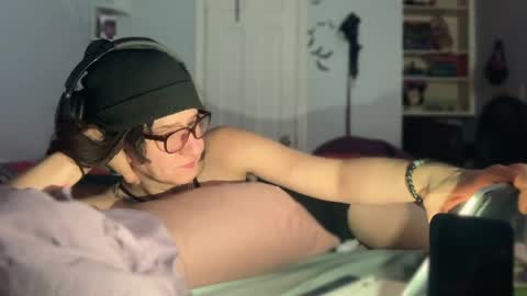 tomboy_titties online show from March 29, 9:00 am